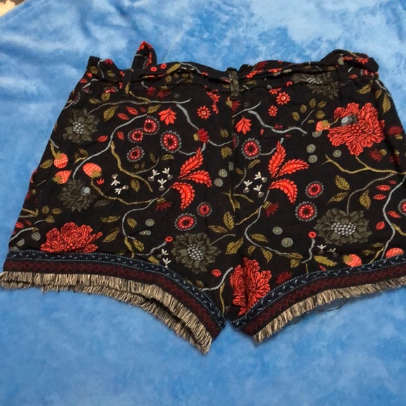 LOFT shorts - Picture 2 of 6